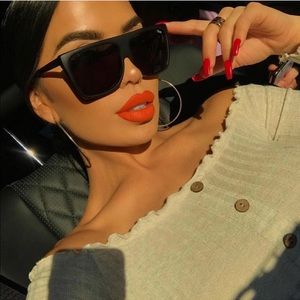 Quay AustraliaxDesi OTLII (On The Low) Sunglasses